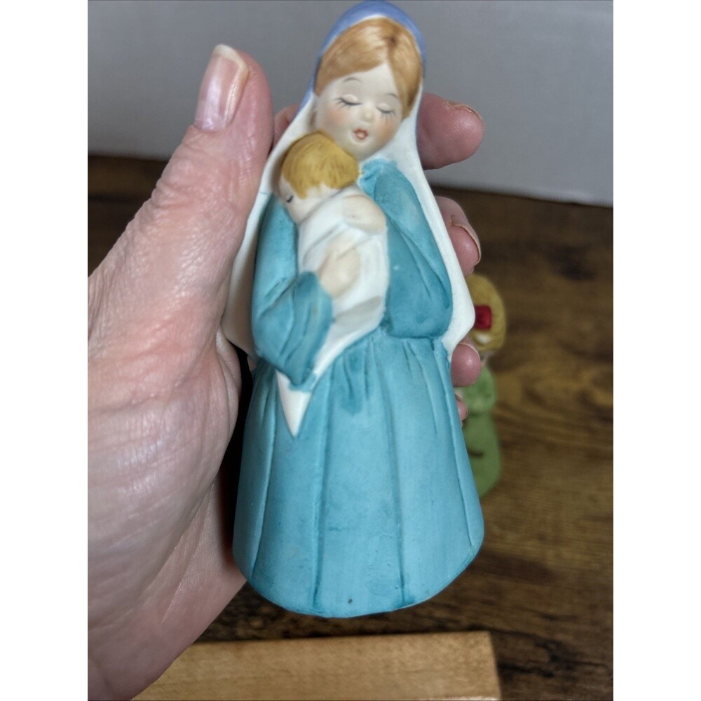 Vintage Christmas Ceramic Bell Lot Jasco Nativity Caroler Figurines Set of 5 - Picture 15 of 15